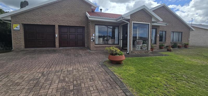 4 Bedroom Property for Sale in Outeniqua Strand Western Cape